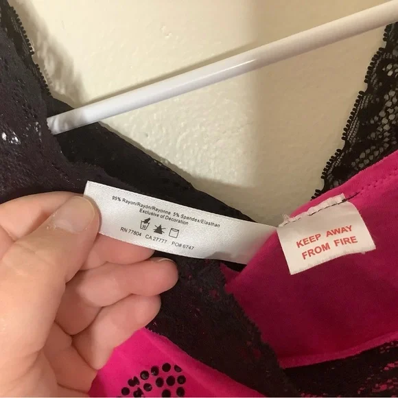 < Dreamgirl “Sexy” Black Lace Trimmed Nightgown > - Picture 5 of 5